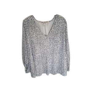 Nine West Women's XL Long Sleeve V-Neck Blouse White And Black  Geometric